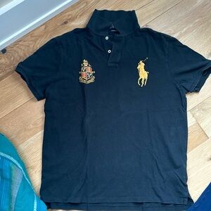 Men’s xl shirt barely worn